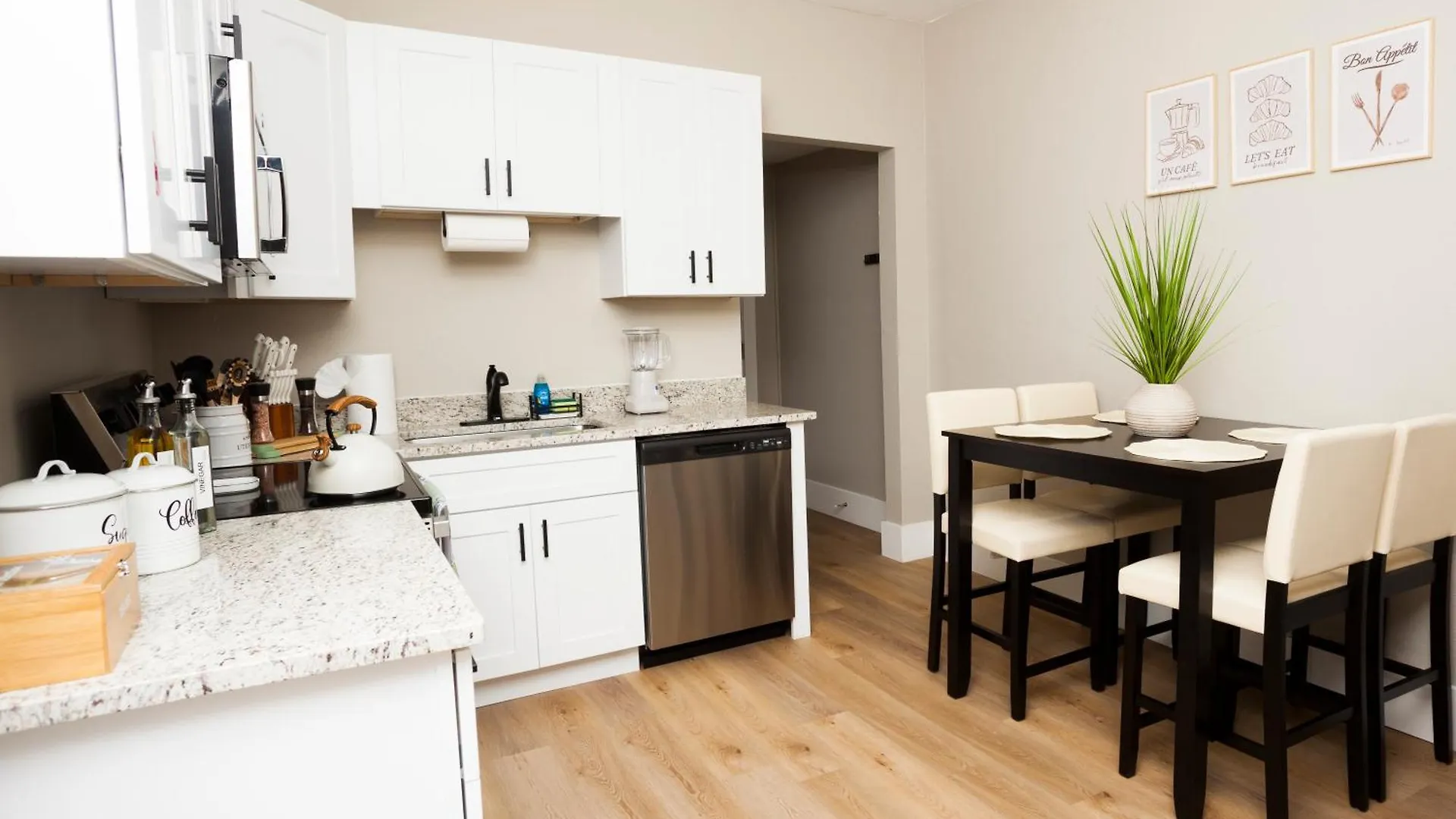 Ybor City King Beds Free Parking 2 Miles To Downtown Tampa Holiday home