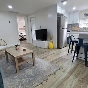 Stylish Chic King Bed Ybor Dt Holiday home